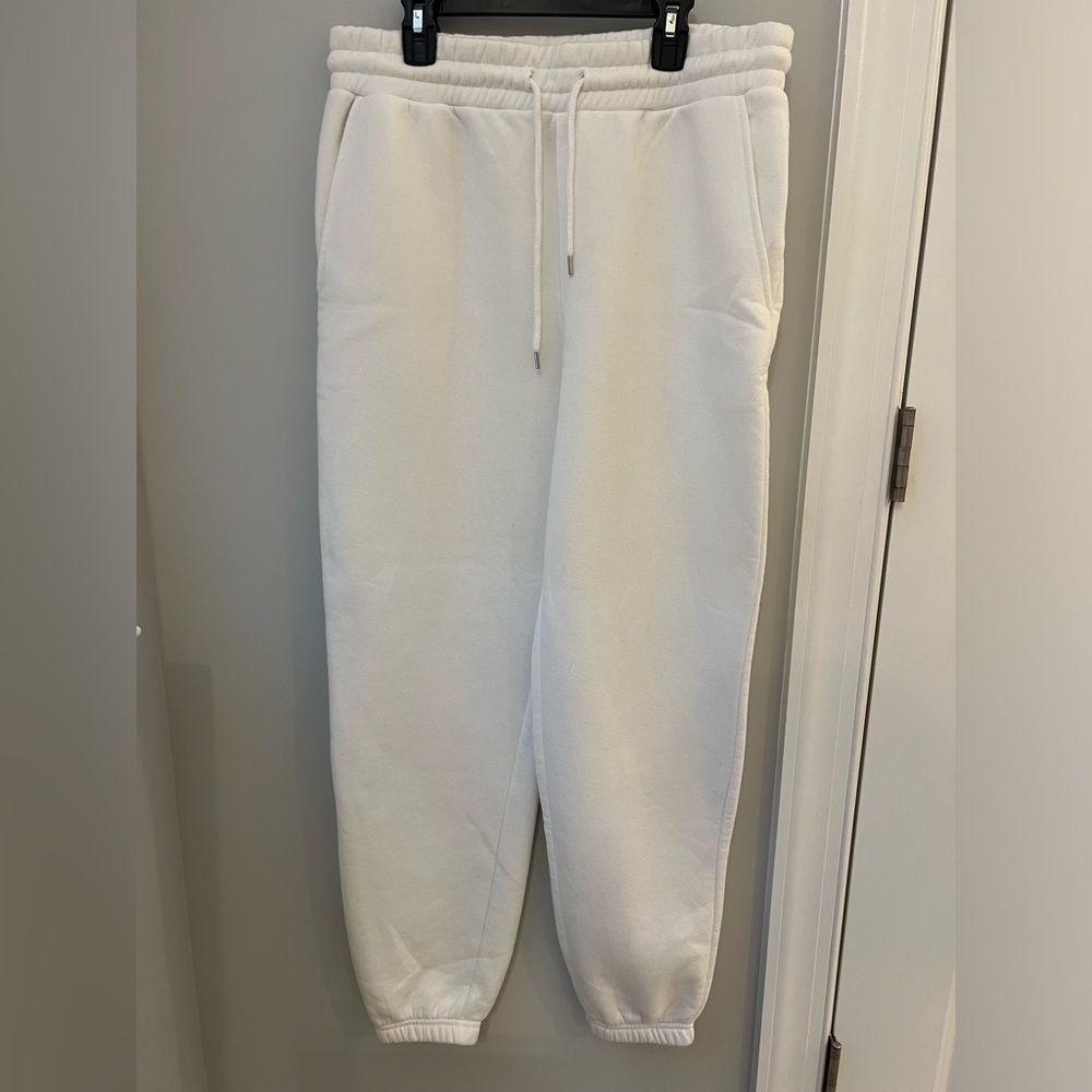 White Sweatpants - Forever 21 - Size Large